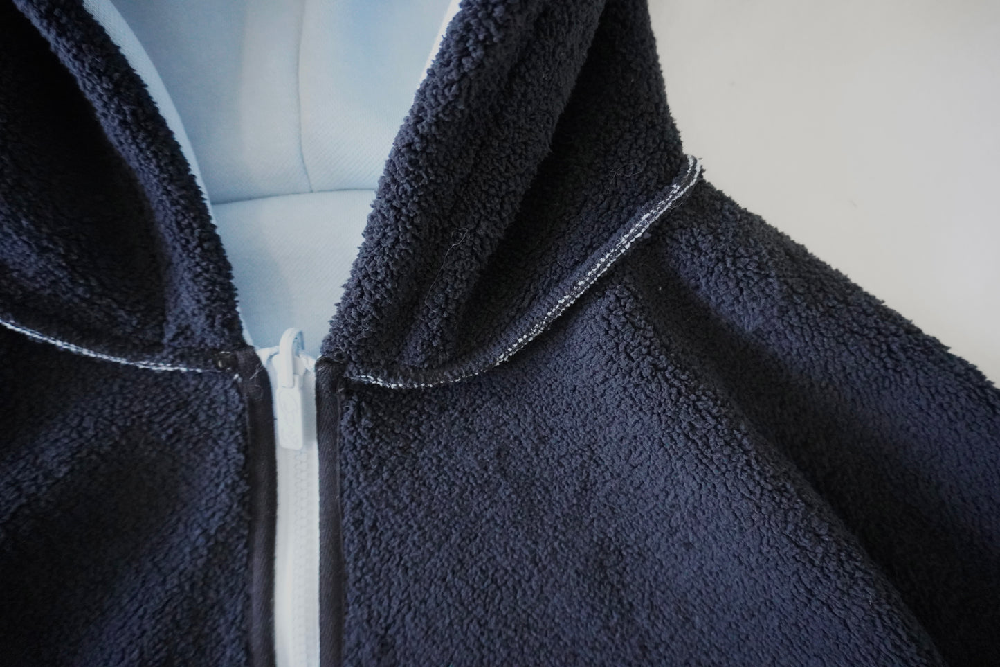 Reverisble zip-up hood (blue & black)